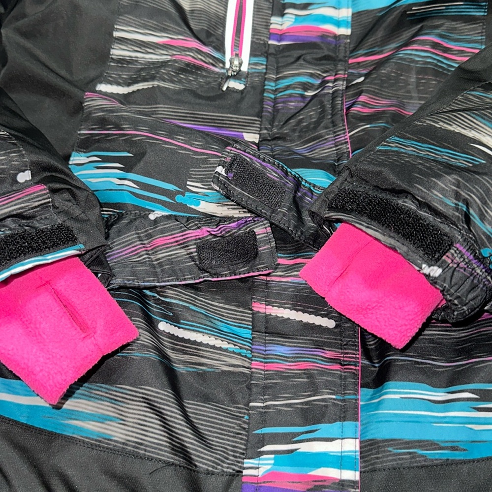 ZEROXPOSUR: GIRLS BLACK/MULTICOLOR STRIPE  PUFFER COAT. Size 10-12 Medium. - Picture 6 of 14